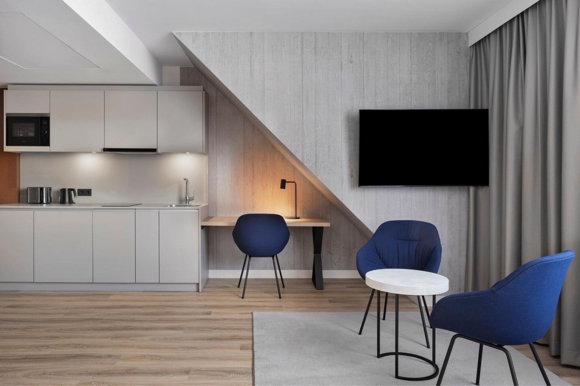 By Marriott East 4* Wien